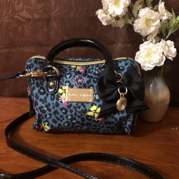 Betsey Johnson Handbags - BETSEY JOHNSON crossbody Purse Handbag NWOT